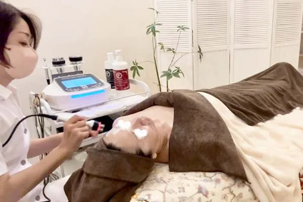 CAVI-R ONE＋|キャビテーション・ラジオ波・LEDでお腹・太ももを